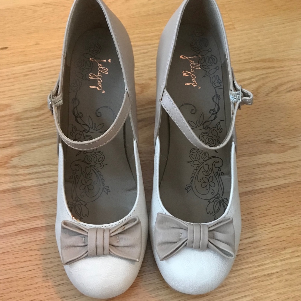 Vintage  "Cashew" Two-toned block heeled Shoes
